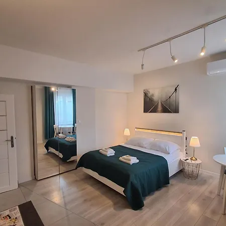Cracow Central Aparthotel-3